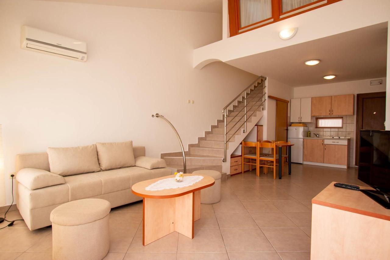 Apartments Matas Sukošan Exterior foto